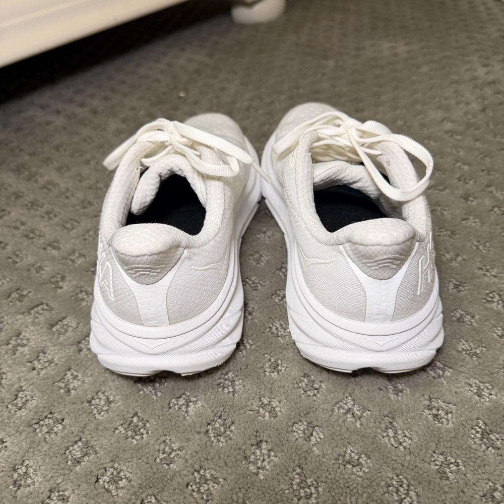 HOKA Clifton 9s - Picture 2 of 3